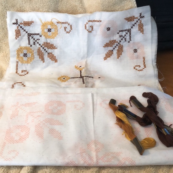 Vogart Crafts Stamped Embroidery Quilt Blocks. Nantucket Cross Stitch Kit - Picture 4 of 4